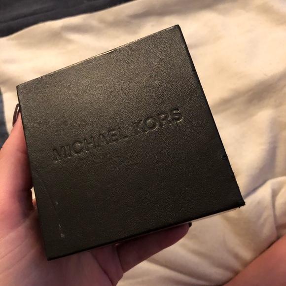 Michael Kors Watch-Gold - Picture 4 of 4